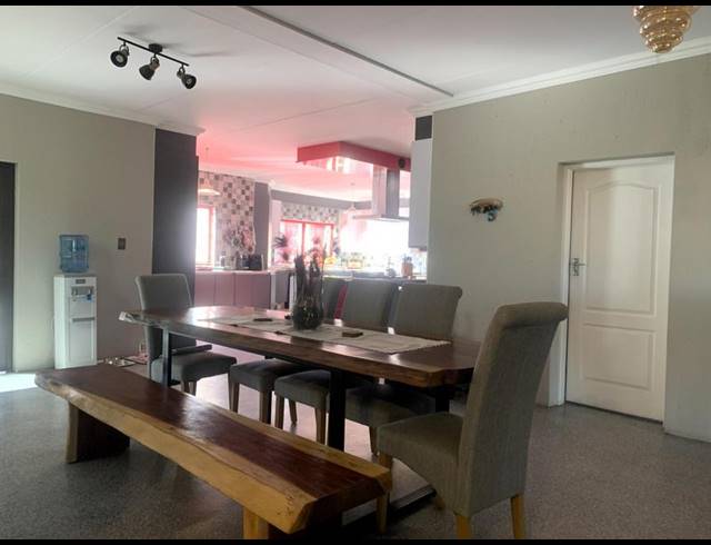 6 BEDROOM HOUSE FOR SALE IN SUNWARD PARK